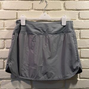Women’s bamboo-lined breeze skort, medium, light gray, free fly
